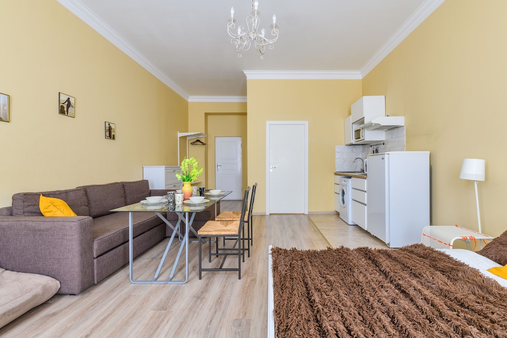 Apartment (Family)