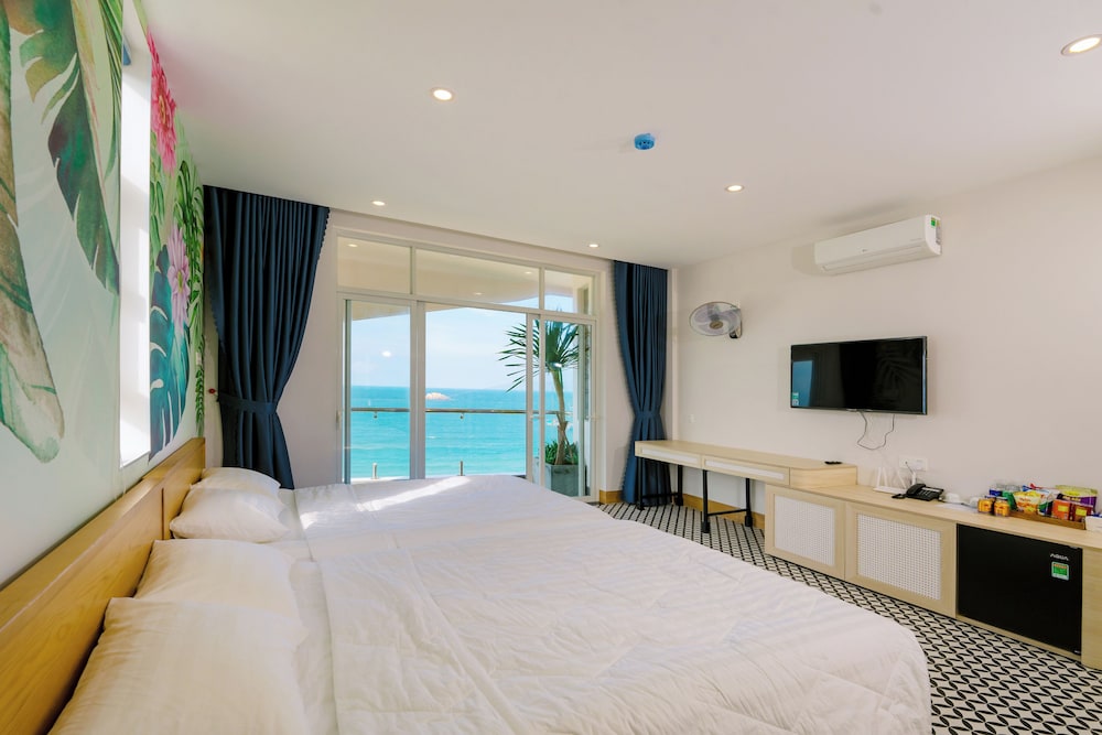 Deluxe Twin Room, Balcony, Sea View photo 3