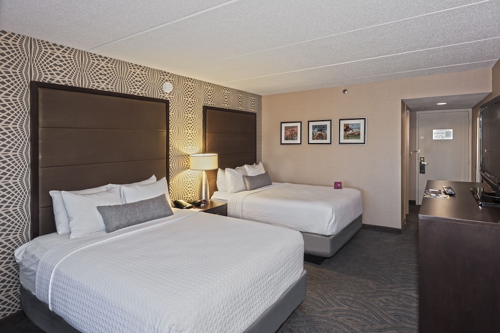 Standard Room, 2 Queen Beds, Accessible (Mobility, Roll-In Shower) - Photo 1