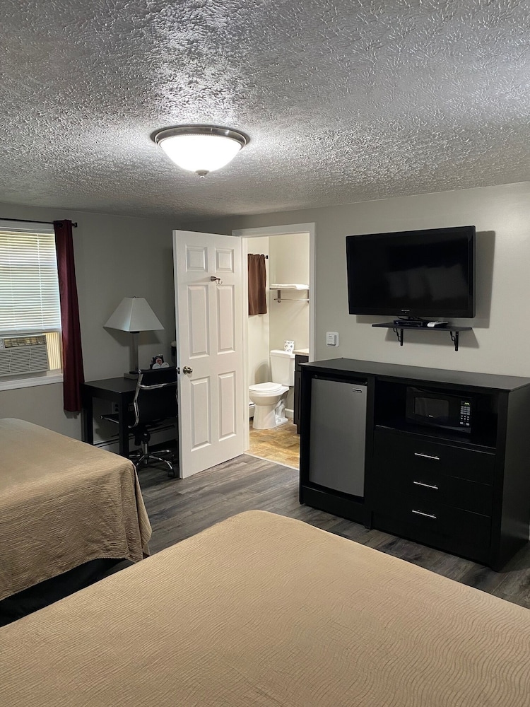 Standard Room, 2 Queen Beds photo 1