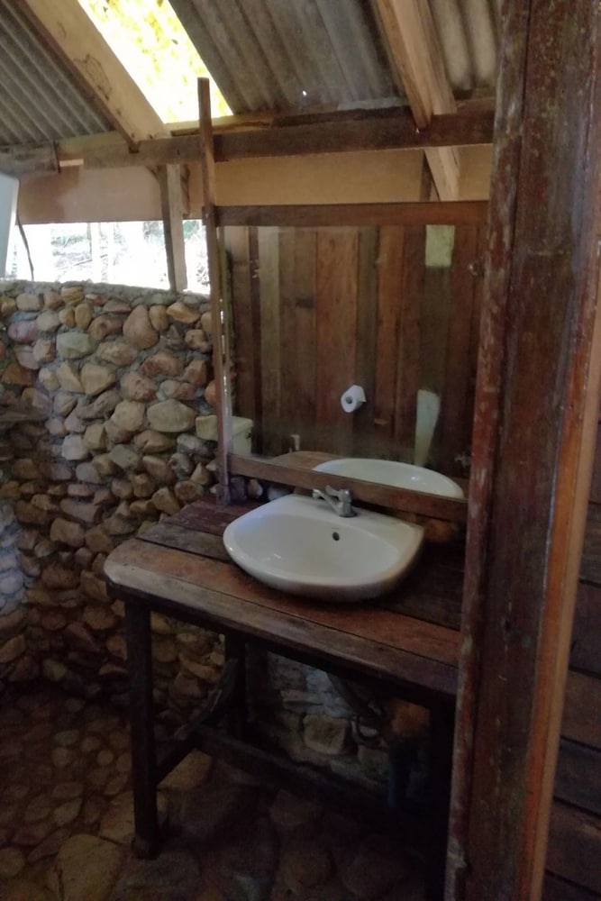 Basic Cabin, 1 King Bed, Garden View photo 3