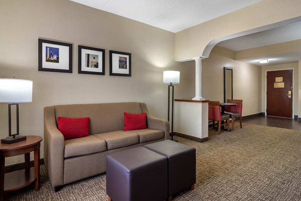 Suite, 1 King Bed with Sofa bed, Non Smoking (with Wetbar) - Photo 3