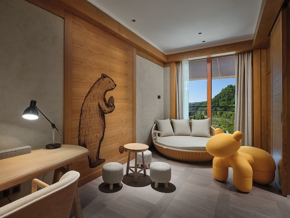 Family Suite, 2 Bedrooms, Club Lounge Access, Garden View - Photo 3