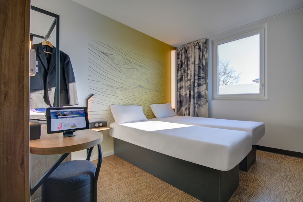 Twin Room, Non Smoking - Photo 5