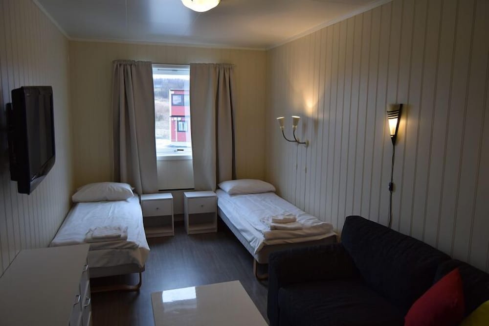 Twin Room, Shared Bathroom photo 1