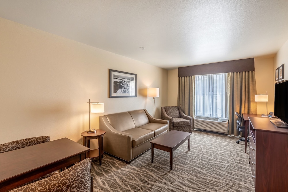 Suite, Multiple Beds, Non Smoking - Photo 6