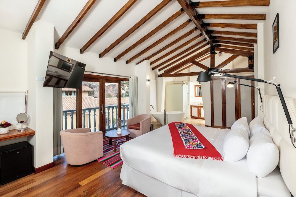 Superior Room, 1 King Bed, Garden View