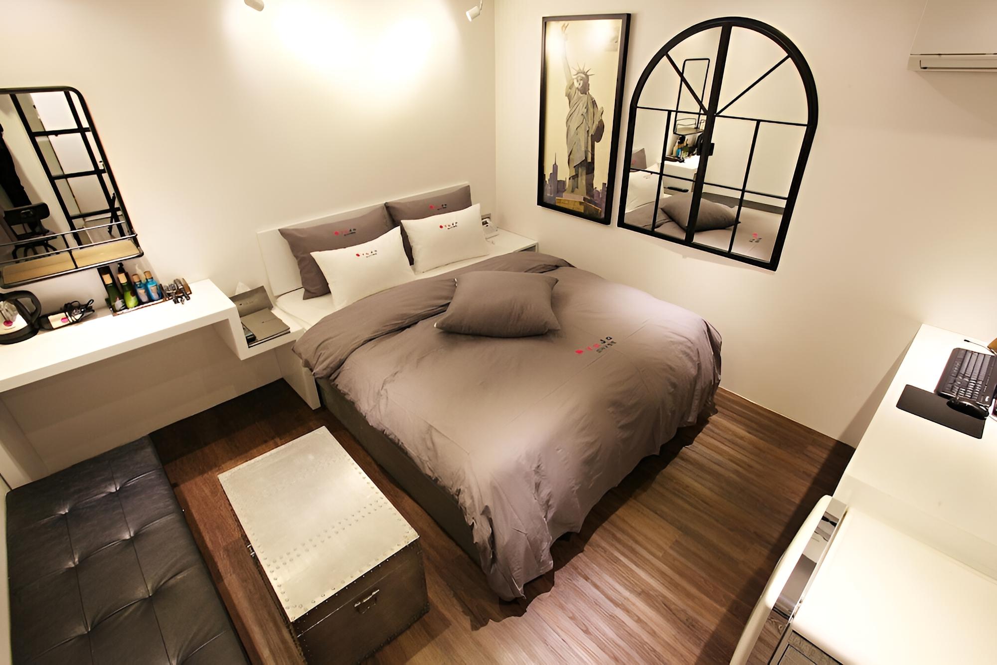 Room (Standard (Netflix Disney+ Tving avail) - Photo 10