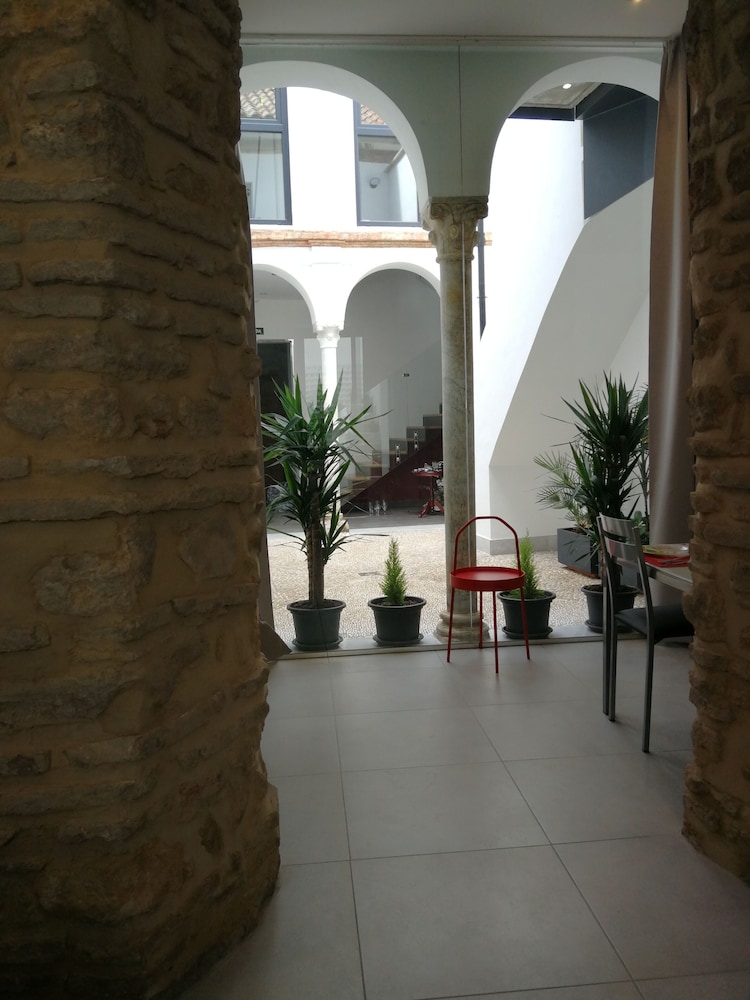 Patio de la Escalera, Santiago, Photo 7