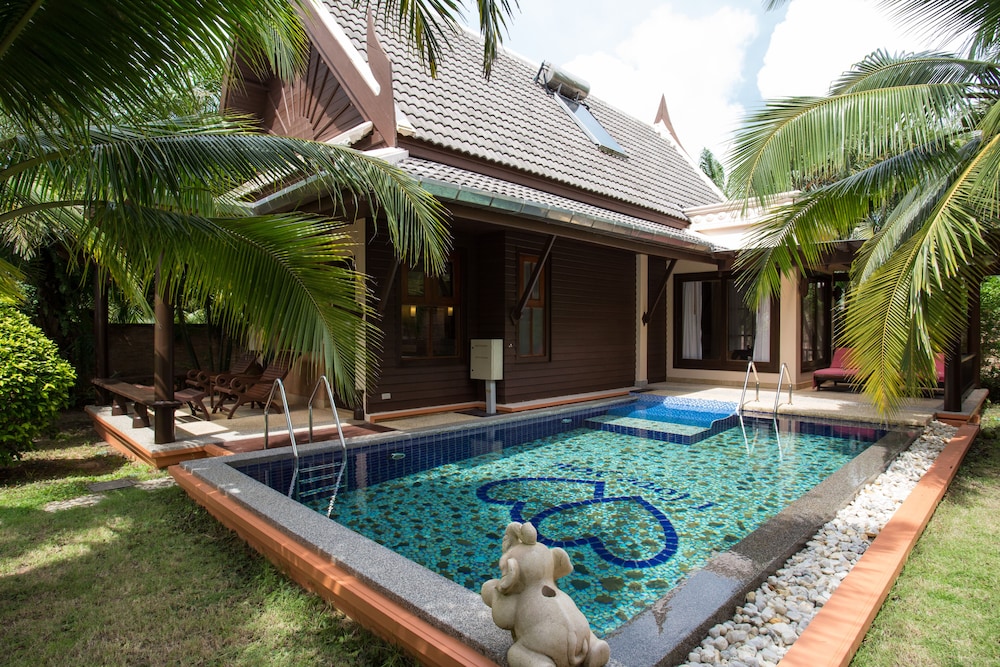 Honeymoon Suite Pool Villa photo 2