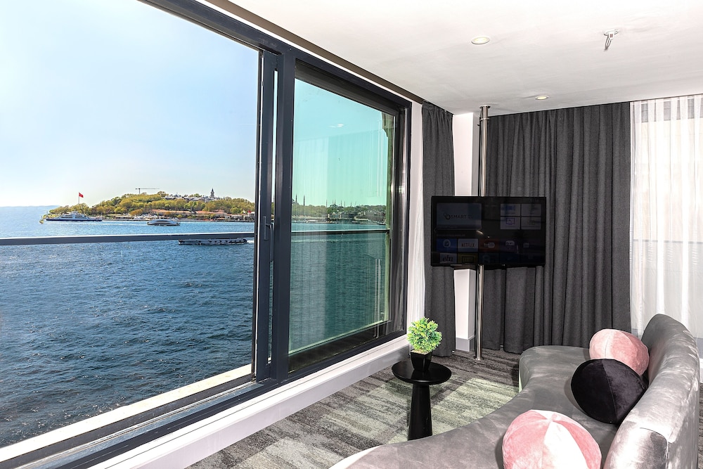 Presidential Double Room, Sea View photo 2