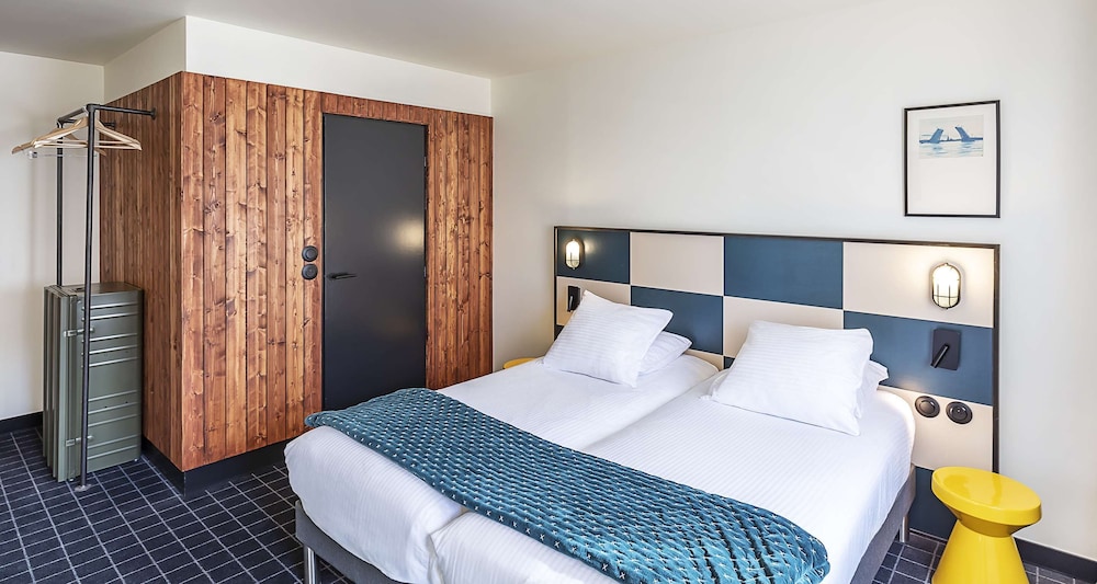 Classic Room, 2 Twin Beds, Non Smoking - Photo 6