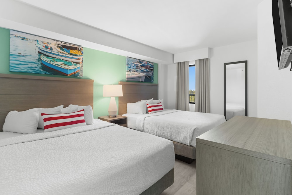 Mariner Oceanfront Deluxe Three Bedroom Condo - Photo 6