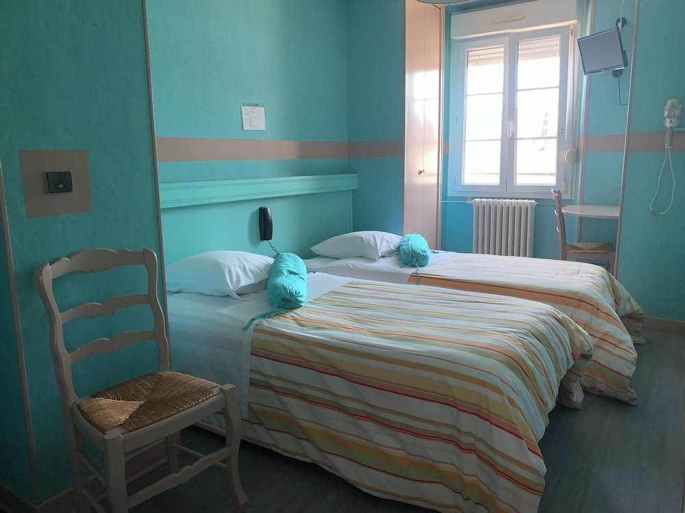 Classic Twin Room, 2 Twin Beds, Private Bathroom
