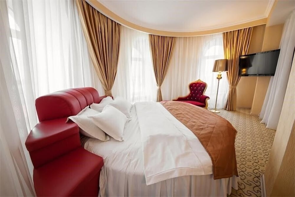 Luxury Suite