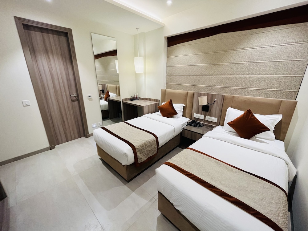 Deluxe Room - Photo 1