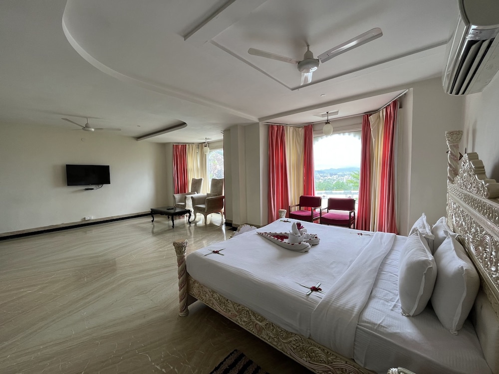 Grand Suite photo 2