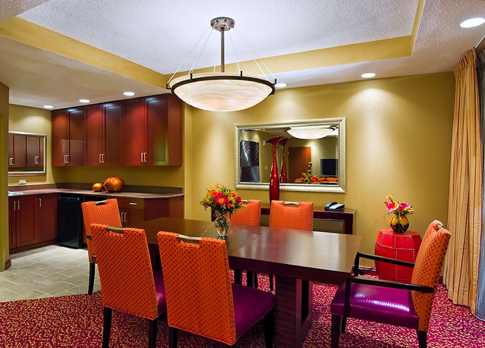 Executive Suite, 1 King Bed, Non Smoking - Photo 2