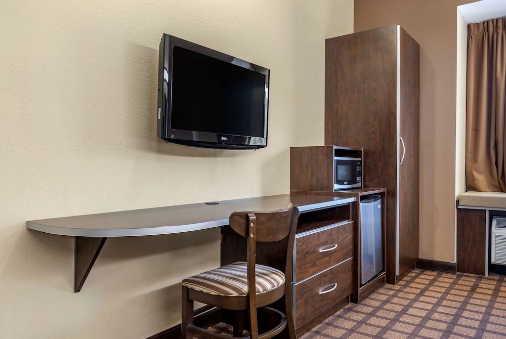 Room, 2 Queen Beds, Accessible, Non Smoking photo 1