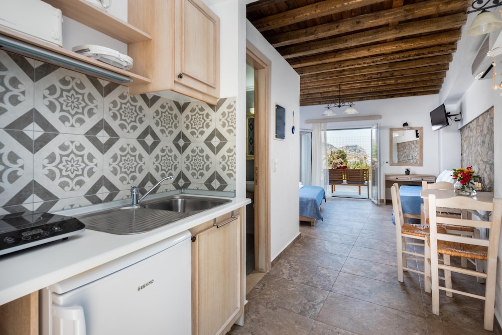 Agnanti Beach Apartments - Anesis photo 2
