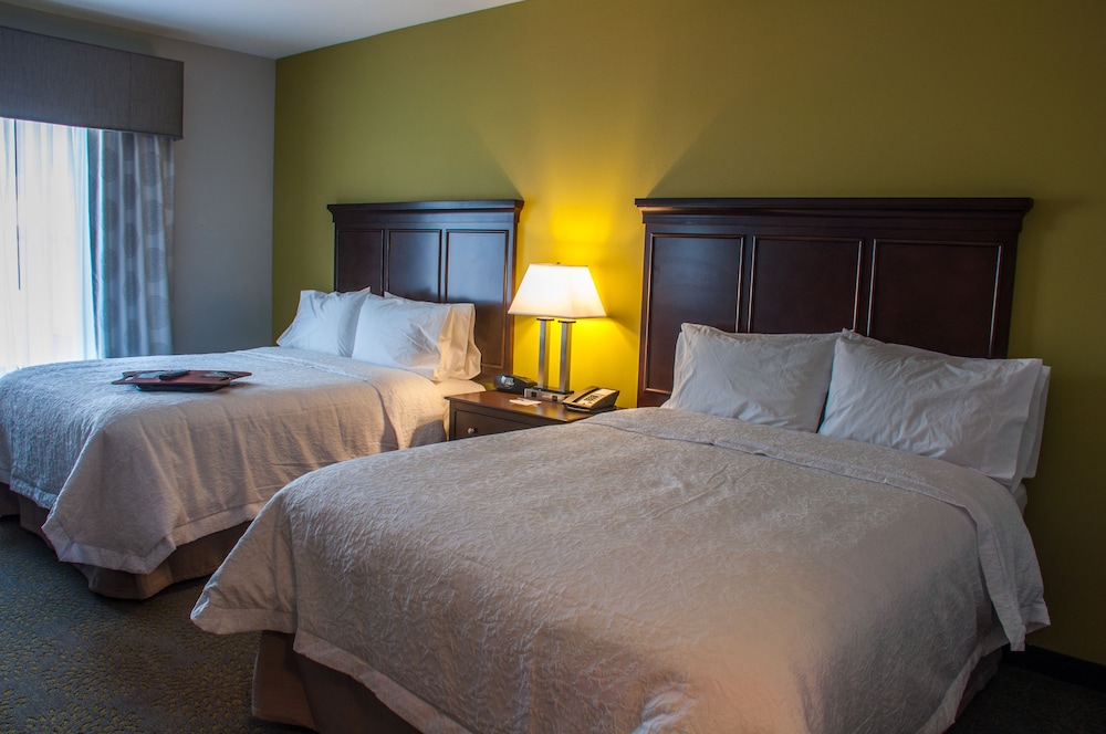 Room, 2 Queen Beds, Accessible, Bathtub (Hearing) photo 3
