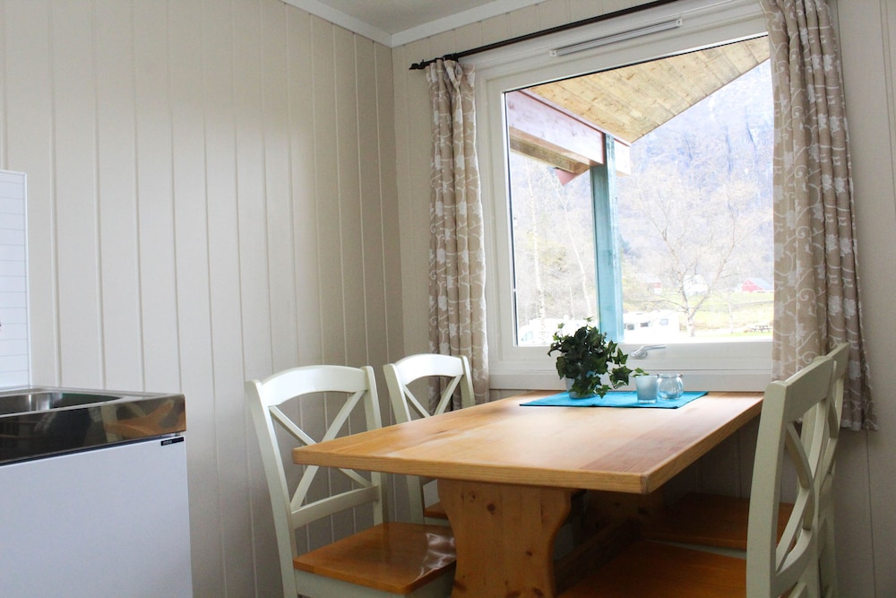 Basic Cabin (Hytte 1, Private WC, Shared Bathroom) photo 3