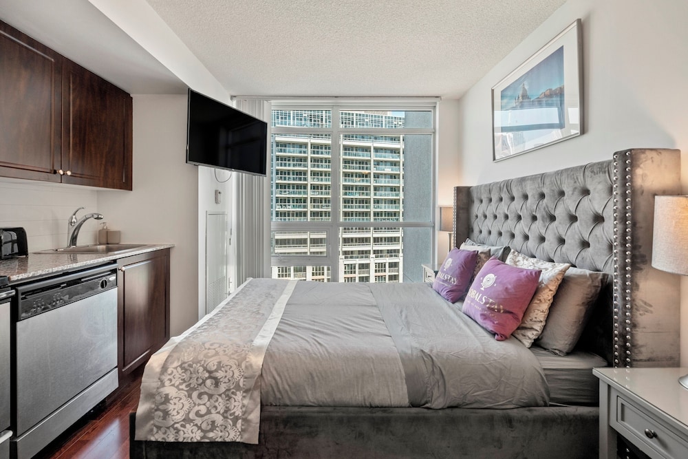 Classic Studio, 1 Queen Bed, Kitchen, City View