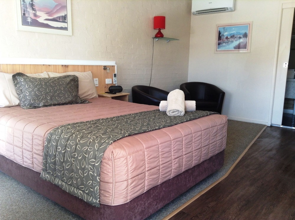 Deluxe Room, Non Smoking (Queen Deluxe Room) photo 2