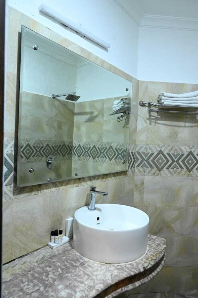 Deluxe Room - Photo 4