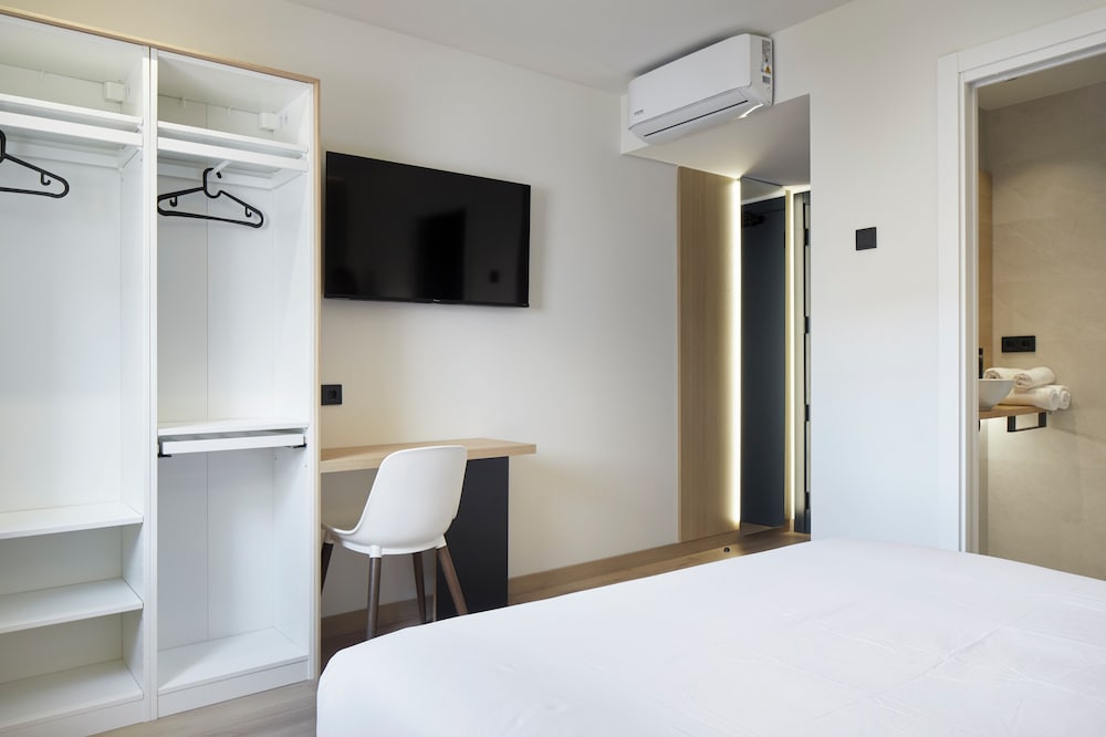 Basic Double Room photo 3