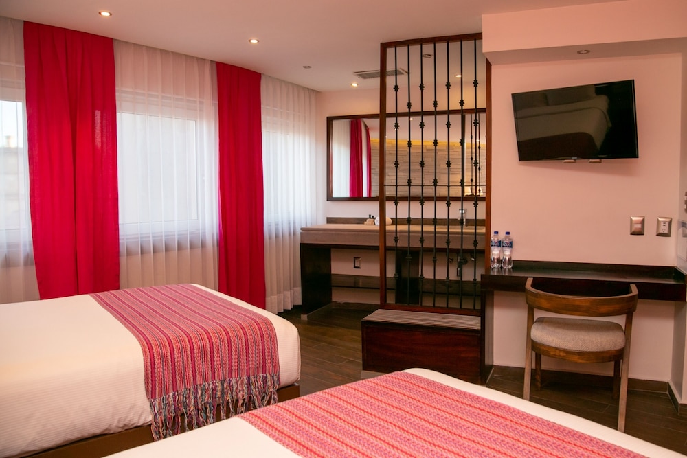 Standard Room, 2 Double Beds, City View - Photo 4