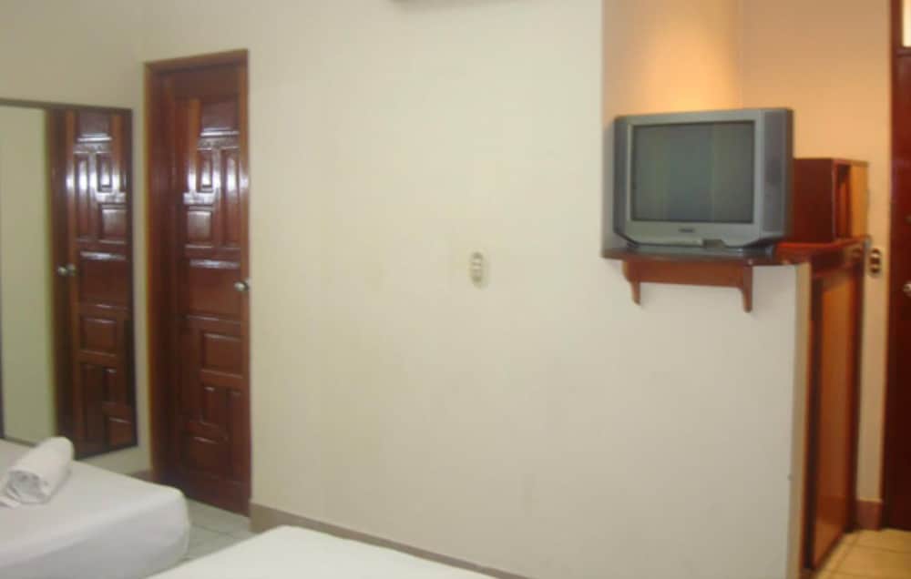 Basic Quadruple Room, Non Smoking photo 1