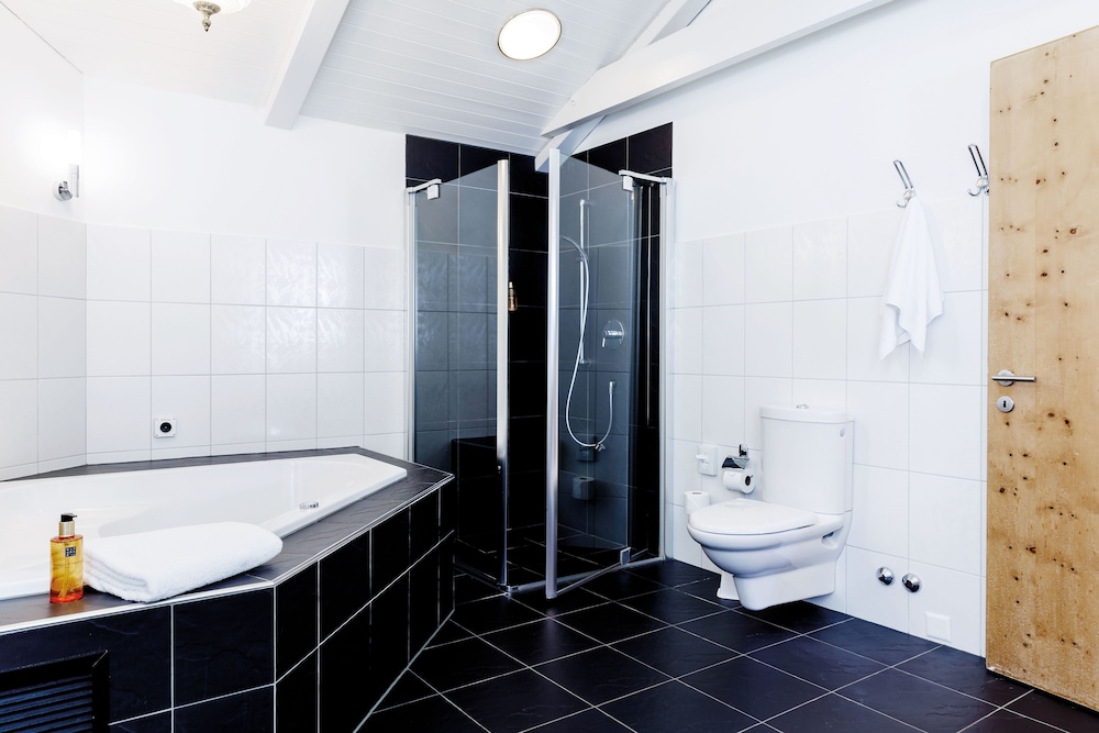 Double Room with Whirlpool - Photo 6