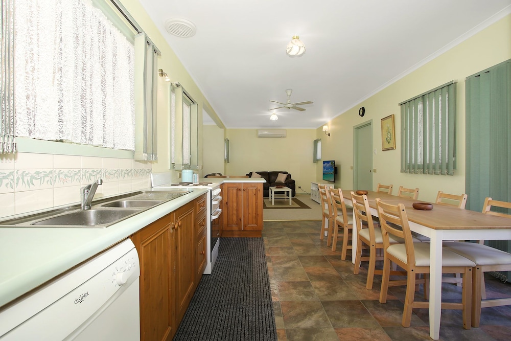 House, 3 Bedrooms photo 3