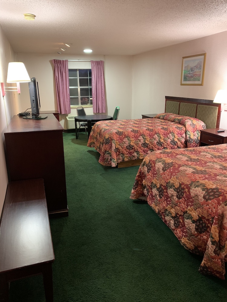 Executive Room, 2 Queen Beds, Refrigerator & Microwave, Executive Level