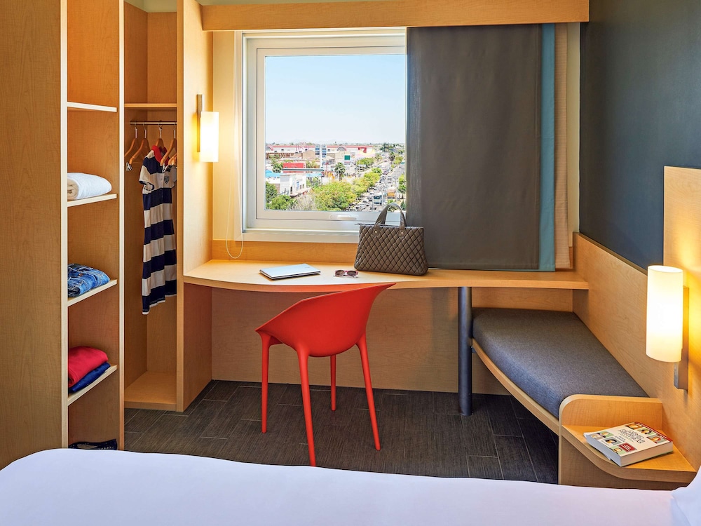 Standard Twin Room, 2 Double Beds photo 3