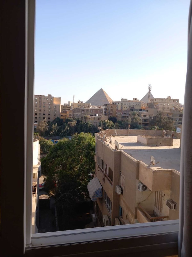 Luxury Suite with Jacuzzi & Pyramids View - Photo 4