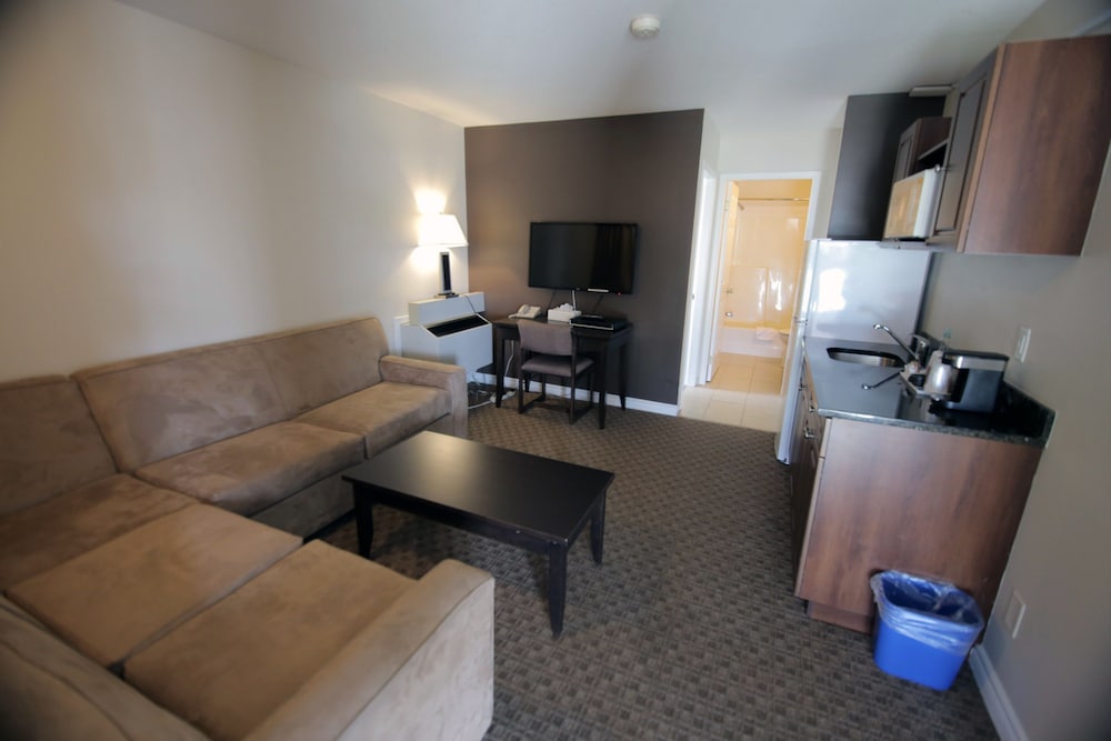 Suite, 1 Queen Bed with Sofa bed, Non Smoking, Kitchenette - Photo 6