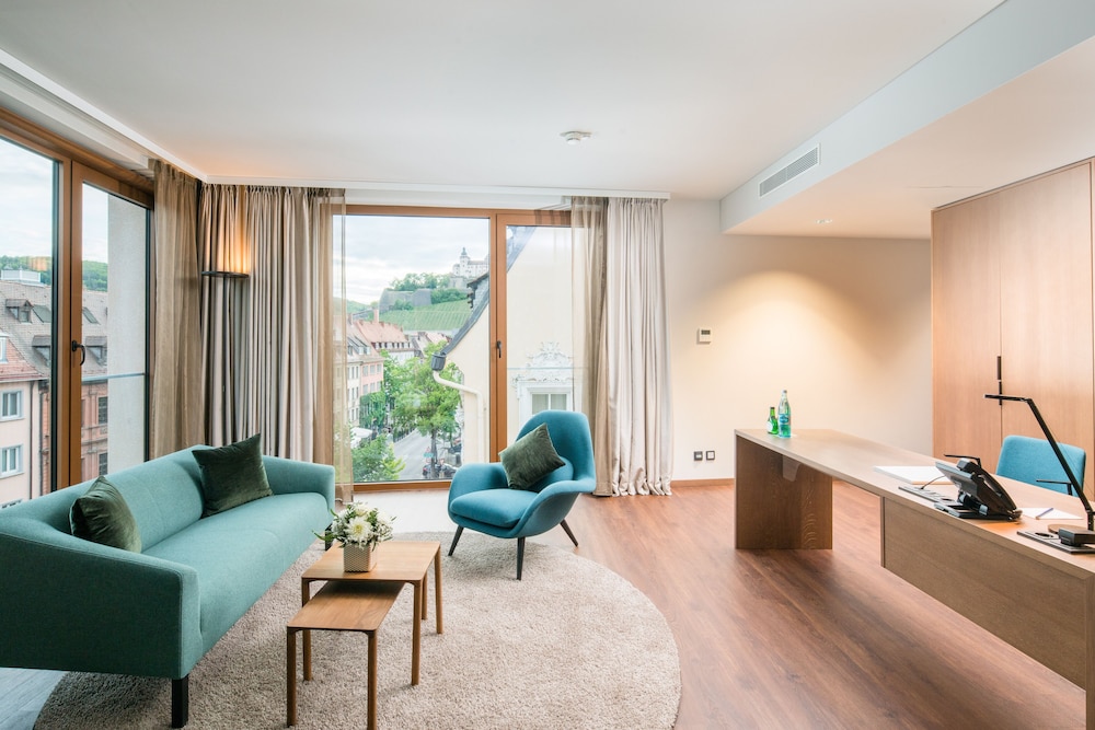 Superior Room, 1 King Bed, Annex Building photo 1