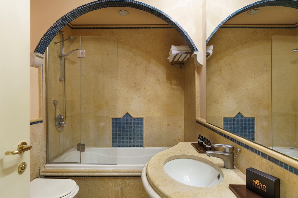 Classic Double or Twin Room - Photo 14