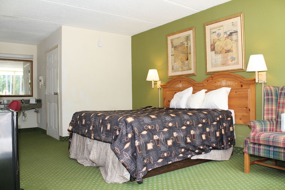 Standard Room, 1 Queen Bed, Accessible, Smoking photo 1