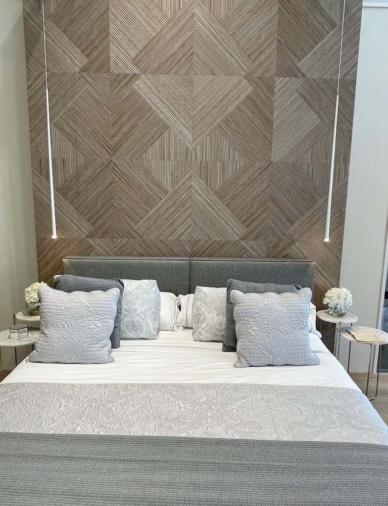 Executive Suite, 2 Bedrooms, 2 Bathrooms, (Krzywe Kolo street, 95 m2)