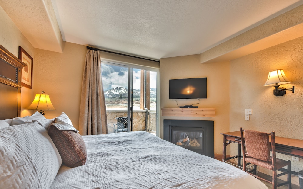 Superior Condo, Mountain View (223AB) photo 3