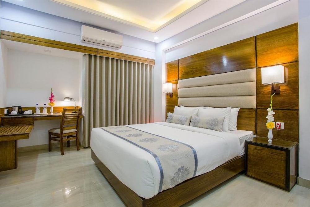 Standard Double Room, 1 Queen Bed, Smoking, City View photo 1
