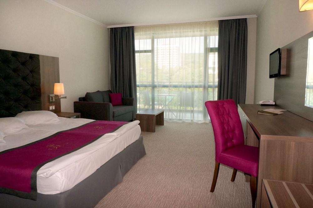 Double or Twin Room, Park View photo 2