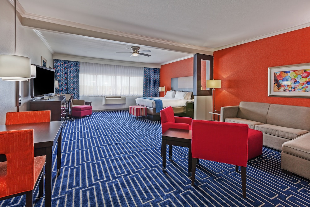 Suite, 1 King Bed, Pool View - Photo 6