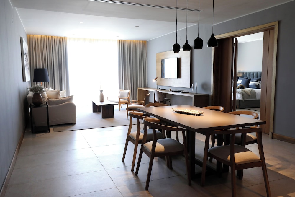Premium Suite