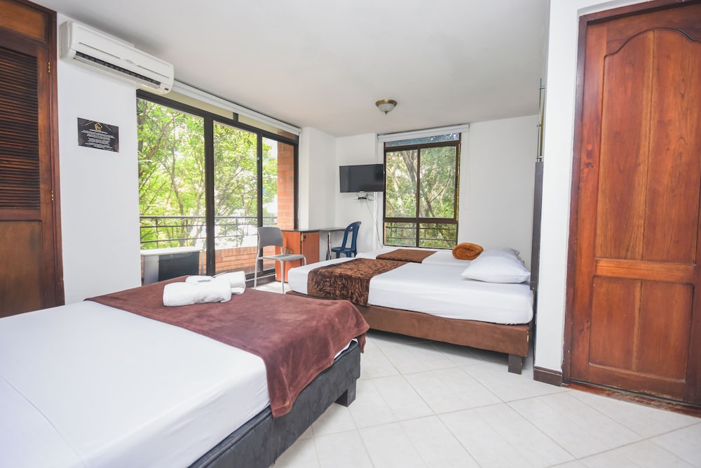 Superior Room, Multiple Beds, Balcony photo 2