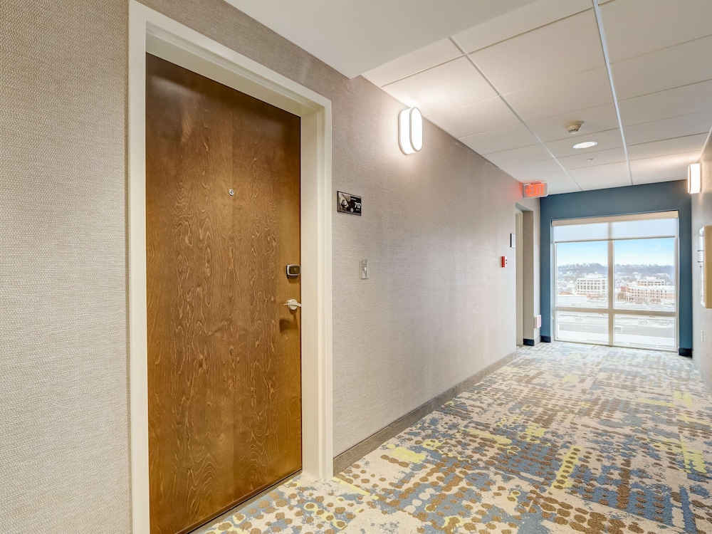 Room, 2 Queen Beds, Accessible, Bathtub (Hearing) - Photo 10