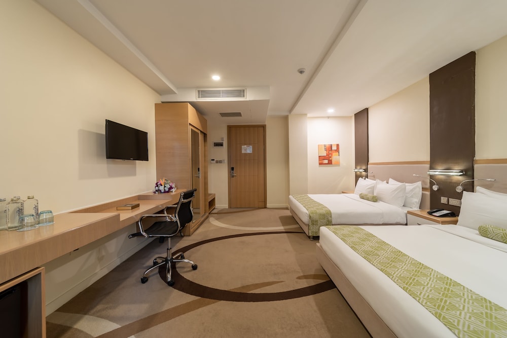 Superior Room, Multiple Beds photo 3